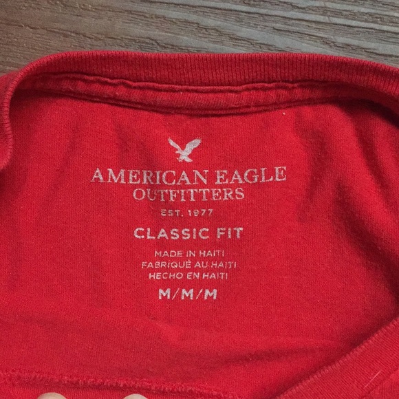 Red design american eagle t shirt - Picture 2 of 2